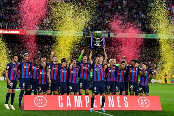 Na ligový trůn se vrátila Barcelona