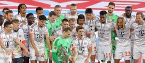 Hráči Bayernu Mnichov při oslavách titulu, květen 2025 Hráči Bayernu Mnichov při oslavách titulu, květen 2025