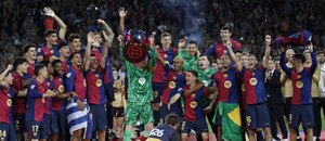 Hráči Barcelony slaví ligový titul, květen 2025 Hráči Barcelony slaví ligový titul, květen 2025