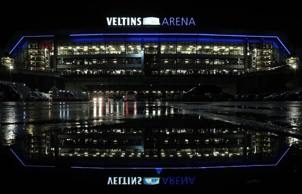 Veltins Arena byla otevřena v roce 2001