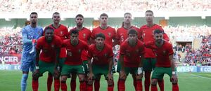 Národní tým Portugalska před přípravným zápasem s Irskem