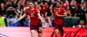 Michel Aebischer oslavuje gól Švýcarska na ME ve fotbale 2024