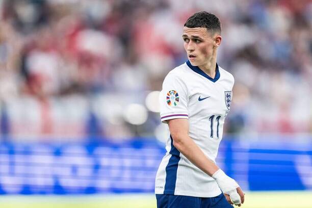 Phil Foden během remízového utkání s Dánskem