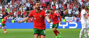 Bernardo Silva slaví gól proti Turecku