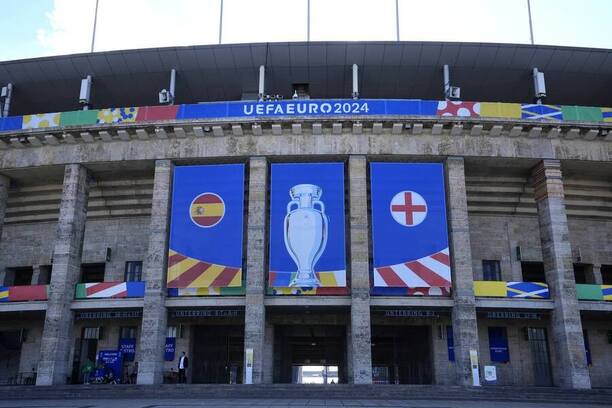 Na Olympiastadionu v Berlíně je vše připraveno pro finále