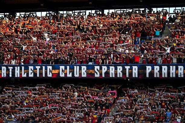 Sparťanští fanoušci před domácím zápasem s FCSB