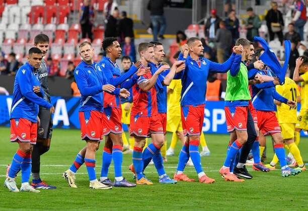 Fotbalisté Plzně slaví výhru nad Olomoucí