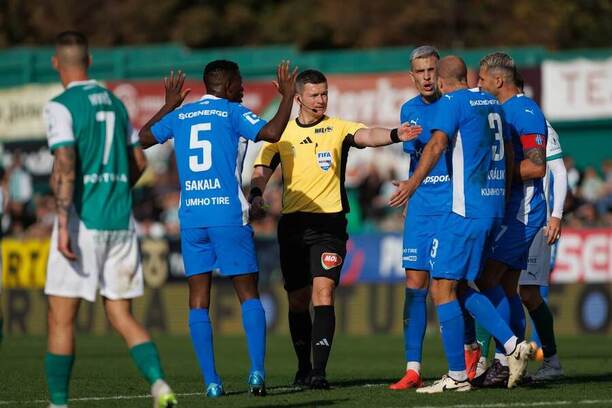 Hráči Mladé Boleslavi protestují proti výroku rozhodčího v utkání s Bohemians