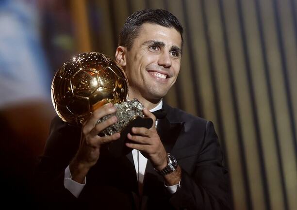 Rodri s trofejí pro vítěze Zlatého míče