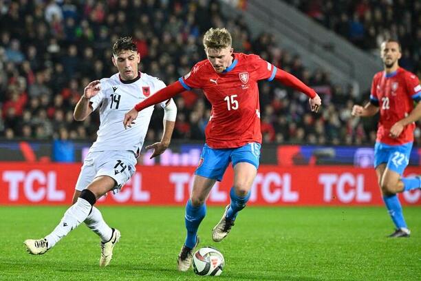 Pavel Šulc v souboji s Qazimem Lacim, 3. kolo Ligy národů