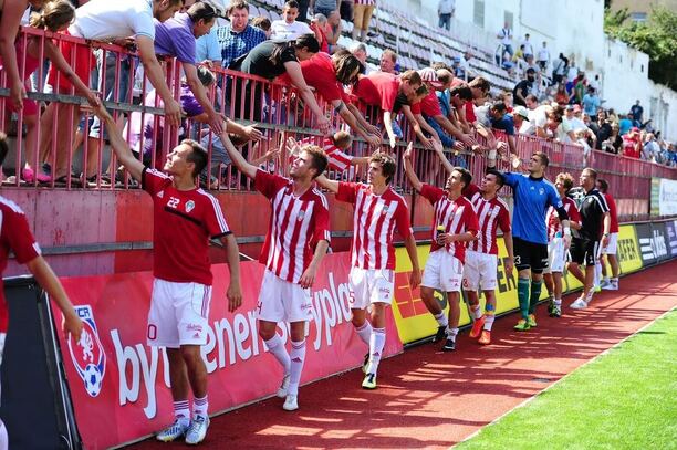 FK Viktoria Žižkov vs FK Pardubice: utkání Tipsport Ligy dnes píská Zdeněk Folprecht