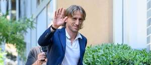 Luka Modrić se v pondělí oficiálně stal hráčem AC Milán Luka Modrić se v pondělí oficiálně stal hráčem AC Milán