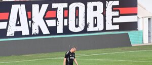 Brian Priske na předzápasovém tréninku v Aktobe Brian Priske na předzápasovém tréninku v Aktobe