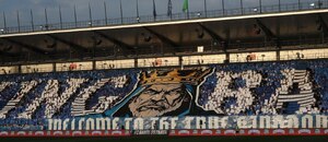 Fanoušci ostravského Baníku na městském stadionu ve Vítkovicích Fanoušci ostravského Baníku na městském stadionu ve Vítkovicích