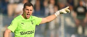 Brankář Aleš Mandous z Mladé Boleslavi Brankář Aleš Mandous z Mladé Boleslavi