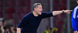 Trenér Sparty Brian Priske během utkání s Duklou Trenér Sparty Brian Priske během utkání s Duklou