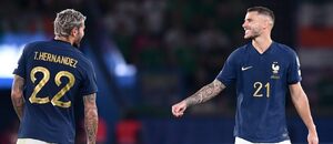 Theo (vlevo) a Lucas Hernándezovi v zápase francouzské reprezentace Theo (vlevo) a Lucas Hernándezovi v zápase francouzské reprezentace