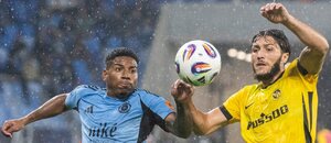 Slovan bojoval nejen proti Young Boys, ale i proti počasí Slovan bojoval nejen proti Young Boys, ale i proti počasí