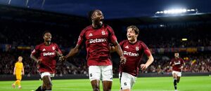 Emmanuel Uchenna (uprostřed) zařídil Spartě výhru 3:2 nad Duklou Emmanuel Uchenna (uprostřed) zařídil Spartě výhru 3:2 nad Duklou