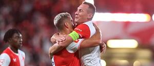 Jan Bořil s Tomášem Holešem se radují z branky Jan Bořil s Tomášem Holešem se radují z branky