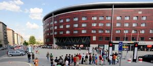 Slavia prodává lístky už pouze online a podobné fronty jsou minulostí Slavia prodává lístky už pouze online a podobné fronty jsou minulostí
