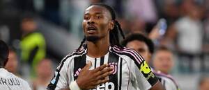 Serie A 2025/26: Záložník Juventusu Khephren Thuram v zápasu proti Interu Milán Serie A 2025/26: Záložník Juventusu Khephren Thuram v zápasu proti Interu Milán